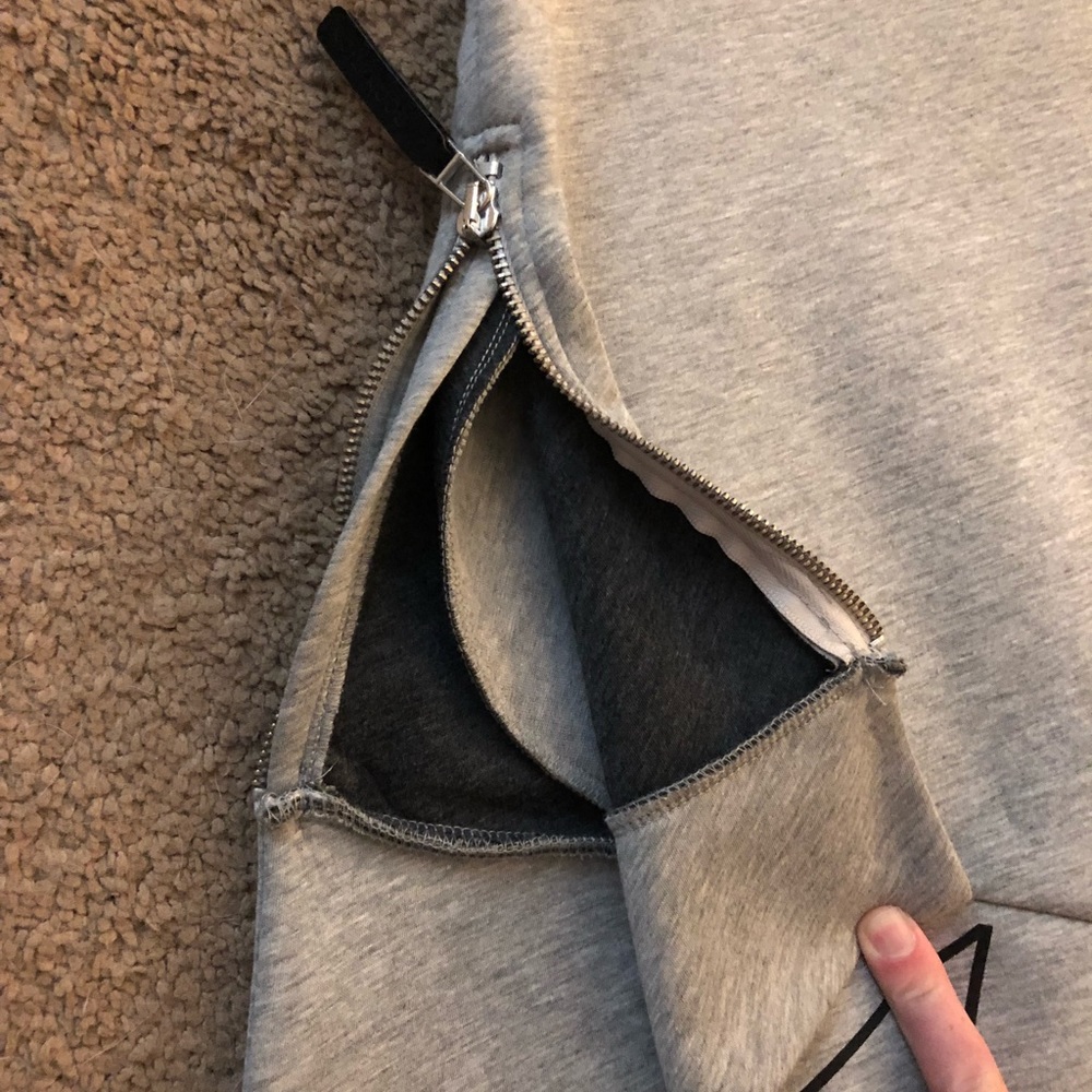 Grey Jay Z ROCNATION crewneck sweater - Picture 5 of 6